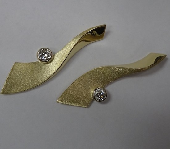 Organic Yellow Gold Wave Earrings with Bezel Set Diamonds Image