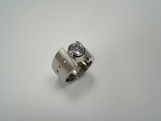 Brushed White Gold Ring with Bezel Set Diamond Image