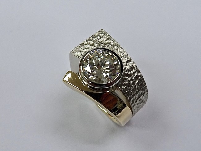 Bezel Set Round Diamond in Hammered White Gold With Yellow Gold Band Image