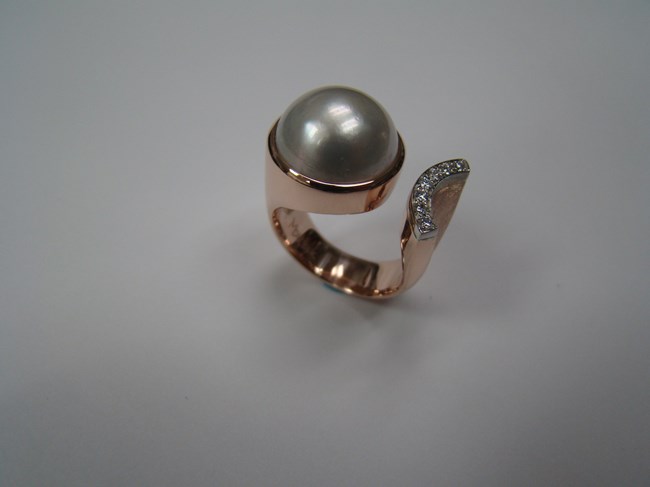 Rose Gold with Pearl and Pave Diamond Ring Image